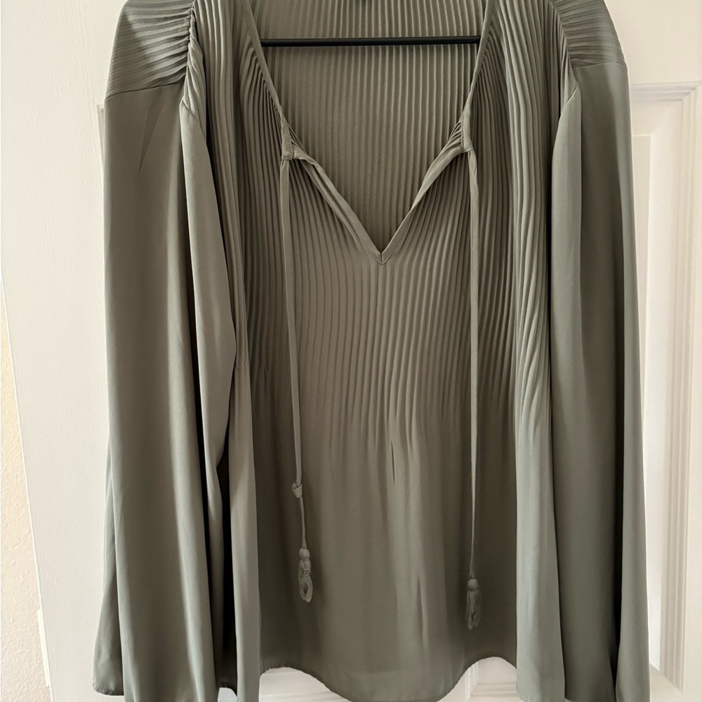 DR2 Green Ribbed Tie Front Long Sleeve Blouse
